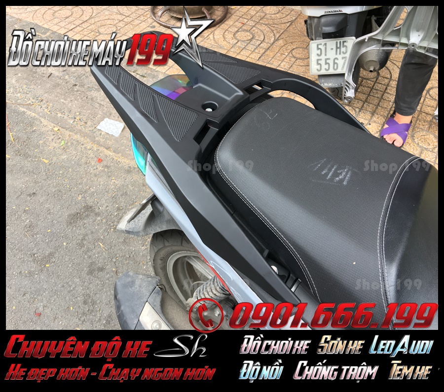 Photo phụ kiện tay nắm sau Sh 300i tốt nhất lắp của xe Sh 150i 125i 2017 2018 2019 khu vực TP HCM